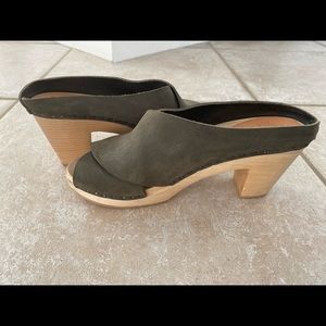 Bryr sibil clog in coal nubuck size 37